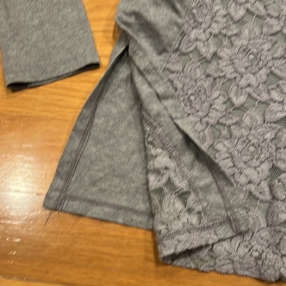 DKNY jeans gray top size large . - Picture 8 of 8